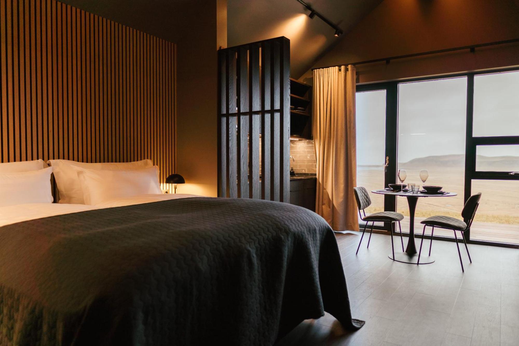 ויק Black Beach Suites מראה חיצוני תמונה